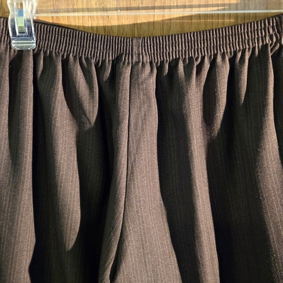Alfred Dunner Brown Pinstripe Dress Pants Stretch Straight Leg 2 Pocket Women 10 - Picture 4 of 12